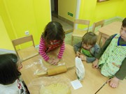 Pečení velikonočních perníčků